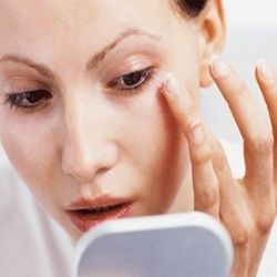 7 remèdes naturels efficaces pour les yeux vieillissement
