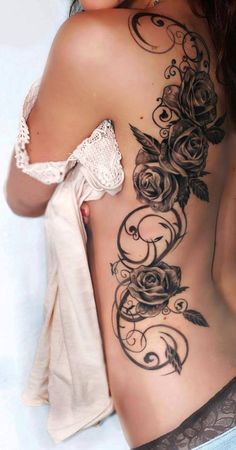 Tatouage Fleur Rose au dos