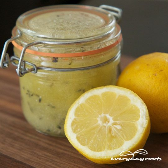 Homemade Salt & Lemon épurateurs corps laissera votre peau douce et soyeuse.