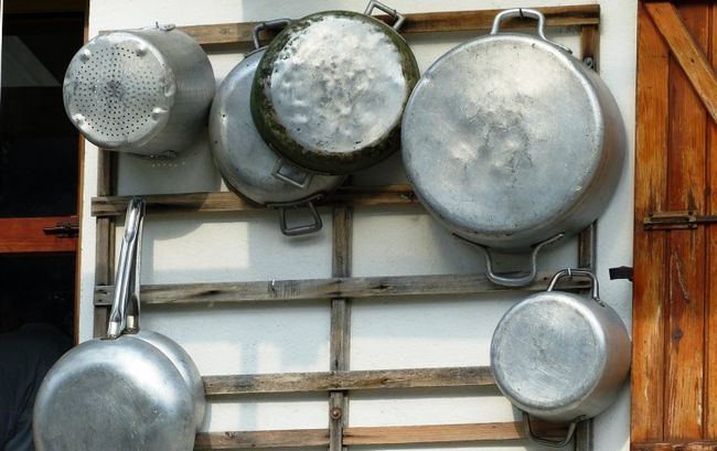 Pourquoi aluminium ne doit pas être utilisé comme un des ustensiles de cuisine?