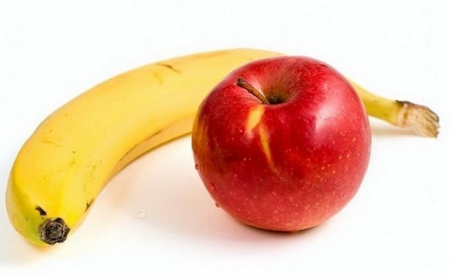 Manger une banane ou une pomme