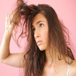 Remèdes naturels efficaces pour les cheveux secs et abîmés