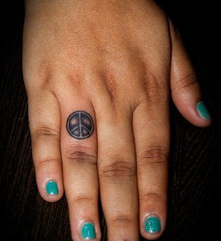 Conception de tatouage sur Finger