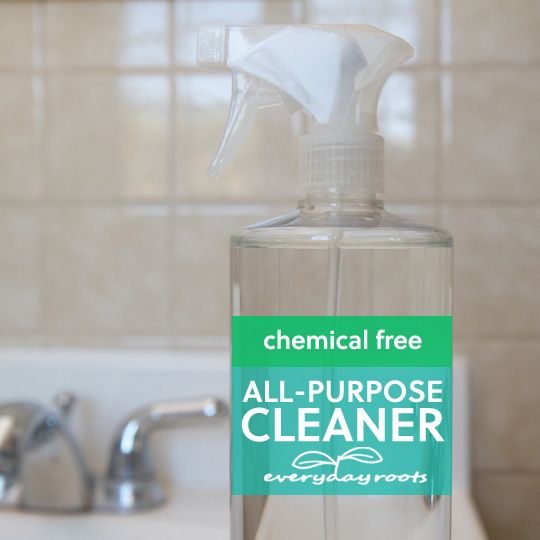 Comment faire Homemade Chemical gratuit All-Purpose Cleaner avec seulement 4 ingrédients.